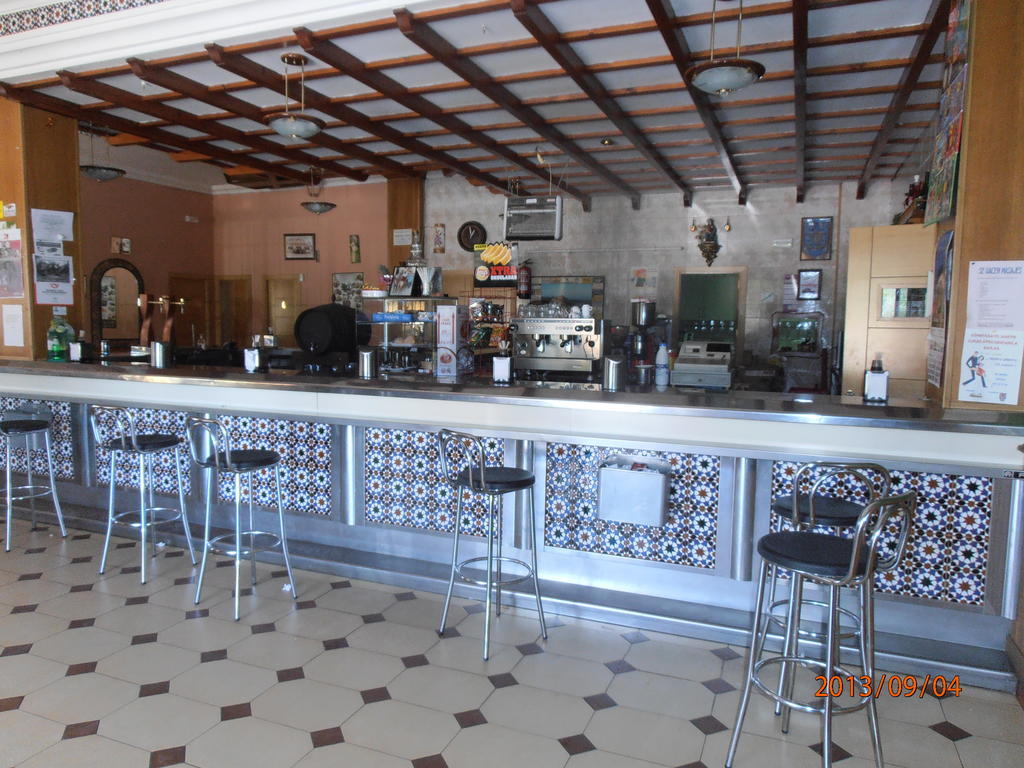 Hostal Restaurante Las Rejas Archidona Exterior foto